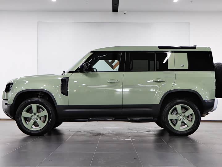 Фото 7 - Land Rover Defender