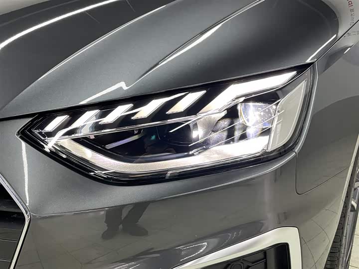 Фото 16 - Audi A4L