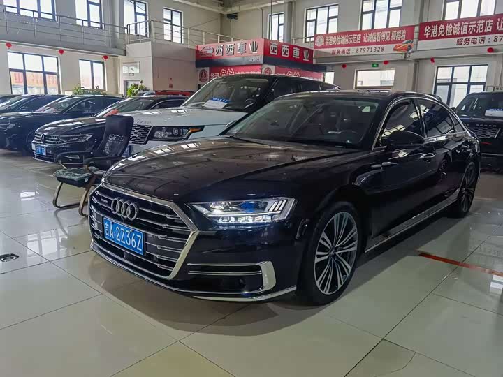 Фото 1 - Audi A8