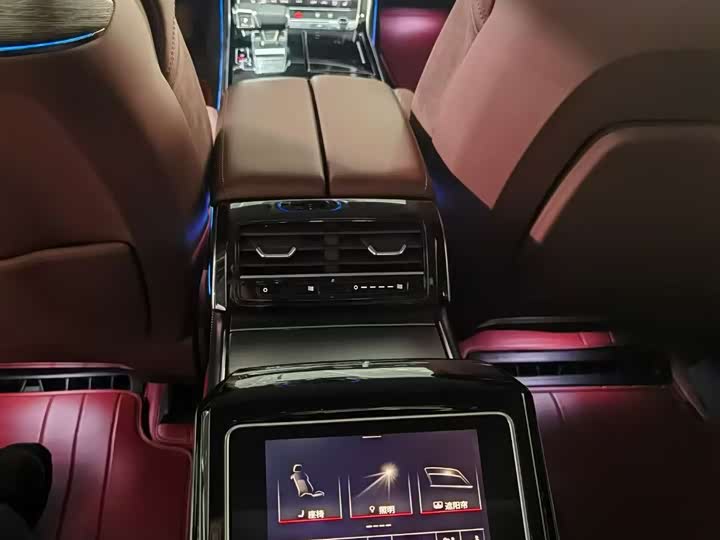 Фото 6 - Audi A8
