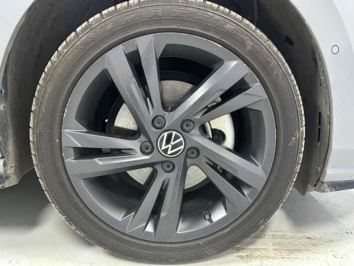 Фото 12 - Volkswagen Golf