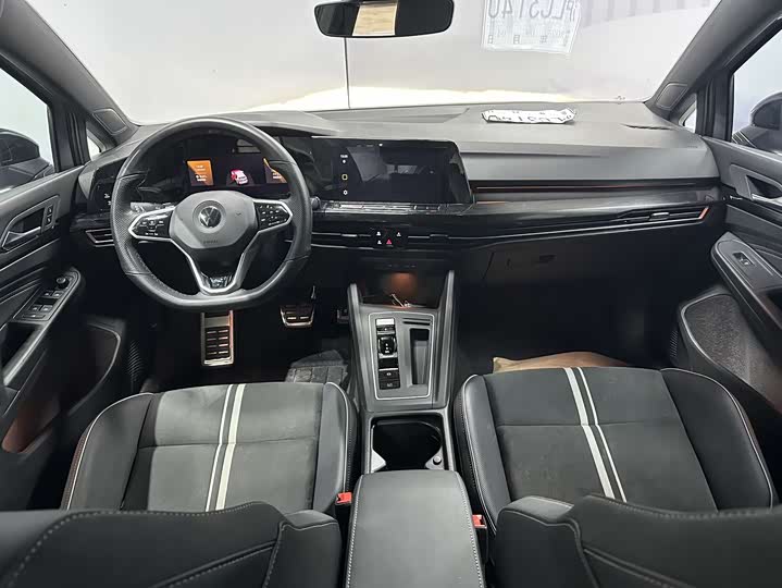 Фото 3 - Volkswagen Golf