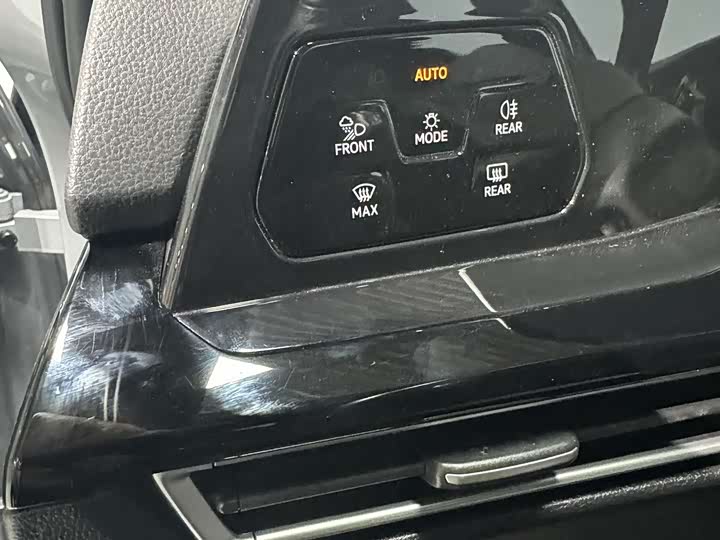 Фото 8 - Volkswagen Golf