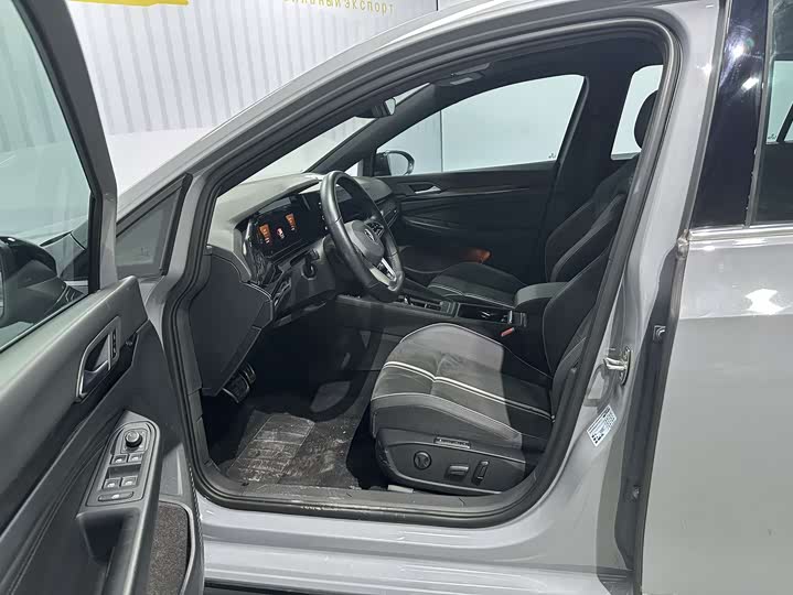 Фото 9 - Volkswagen Golf