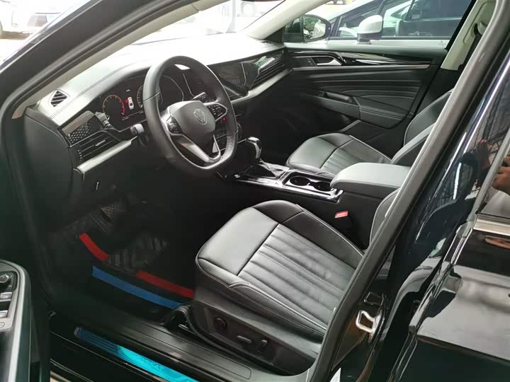 Фото 11 - Volkswagen Passat