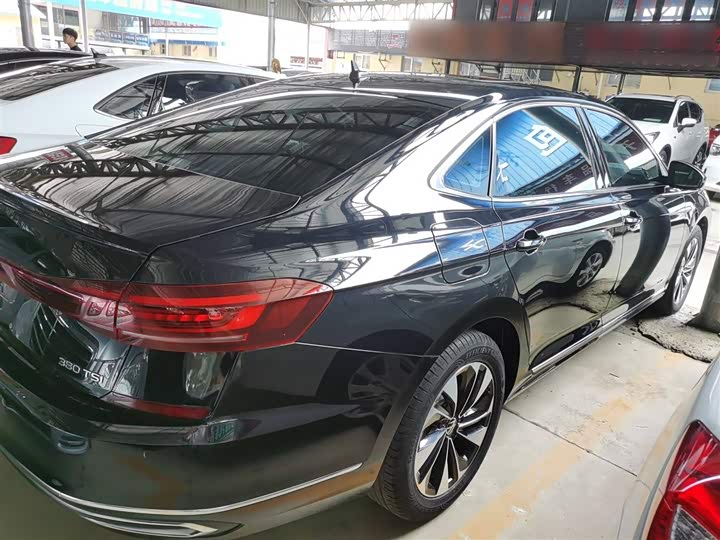 Фото 8 - Volkswagen Passat