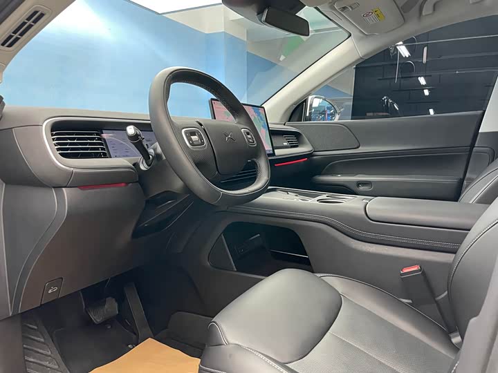 Фото 12 - XPeng G6