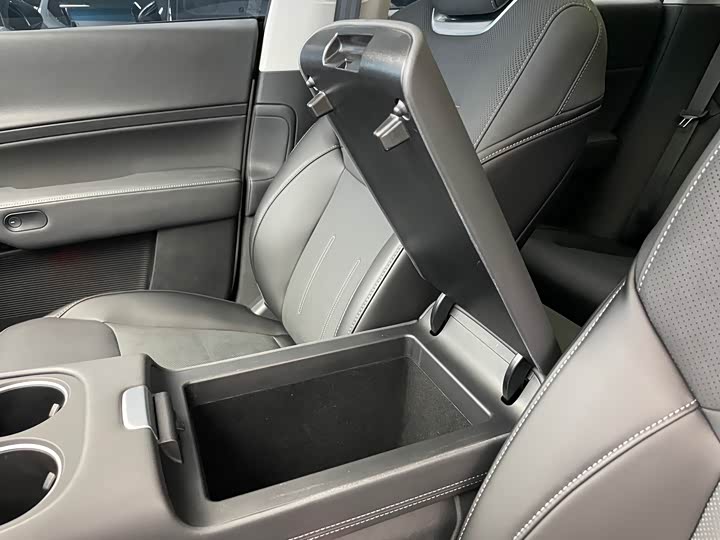 Фото 14 - XPeng G6