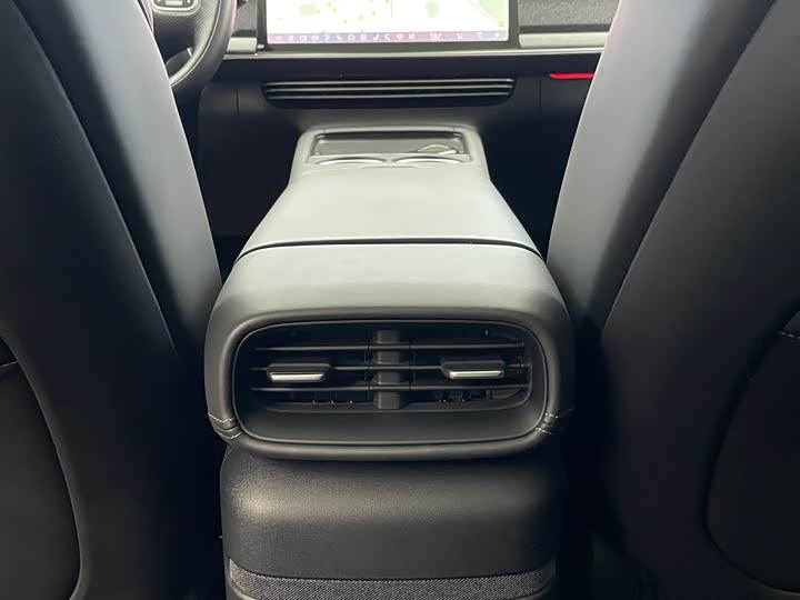 Фото 17 - XPeng G6