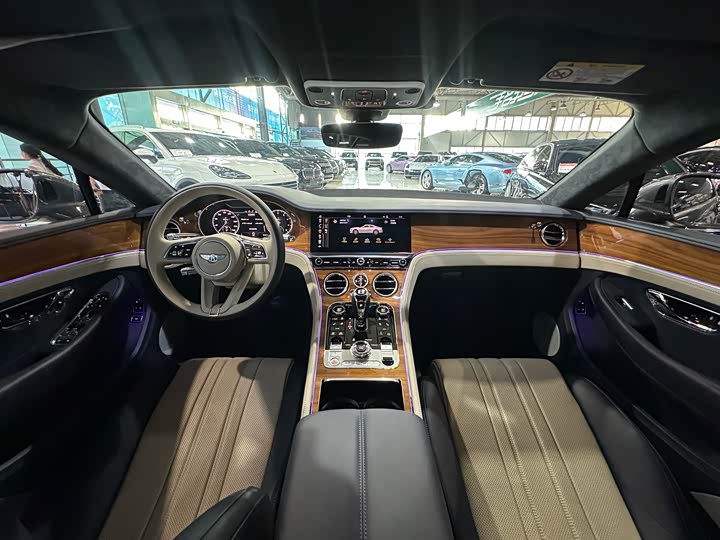 Фото 11 - Bentley Continental GT