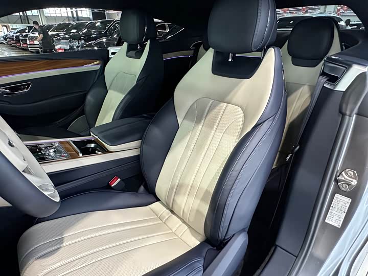 Фото 19 - Bentley Continental GT