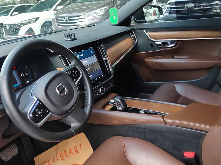 Фото 8 - Volvo S90