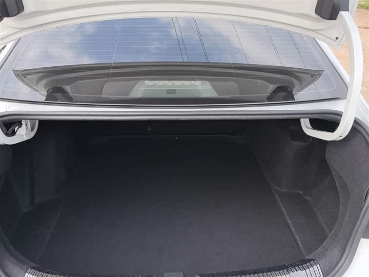 Фото 22 - Volkswagen Sagitar L