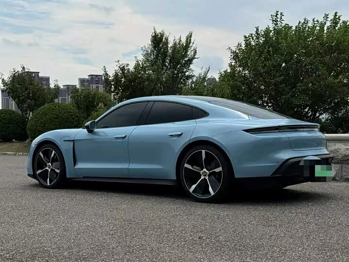 Фото 4 - Porsche Taycan