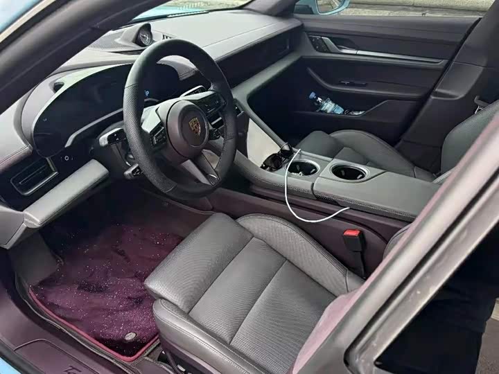 Фото 6 - Porsche Taycan