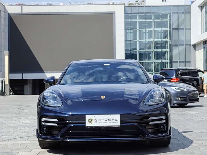 Фото 3 - Porsche Panamera