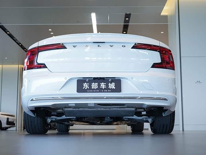 Фото 12 - Volvo S90