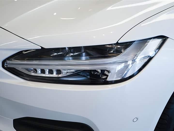 Фото 6 - Volvo S90