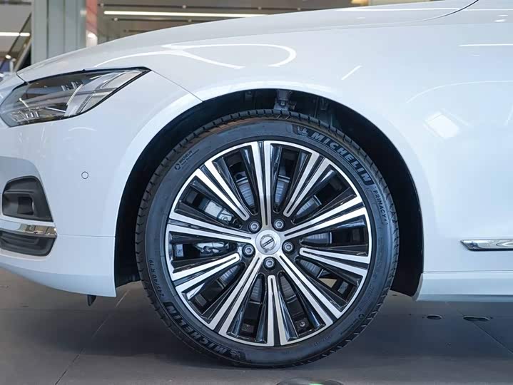 Фото 7 - Volvo S90