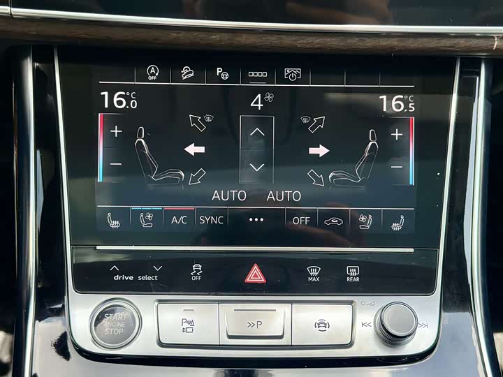 Фото 21 - Audi Q7