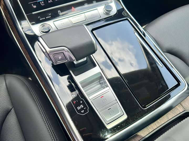 Фото 22 - Audi Q7