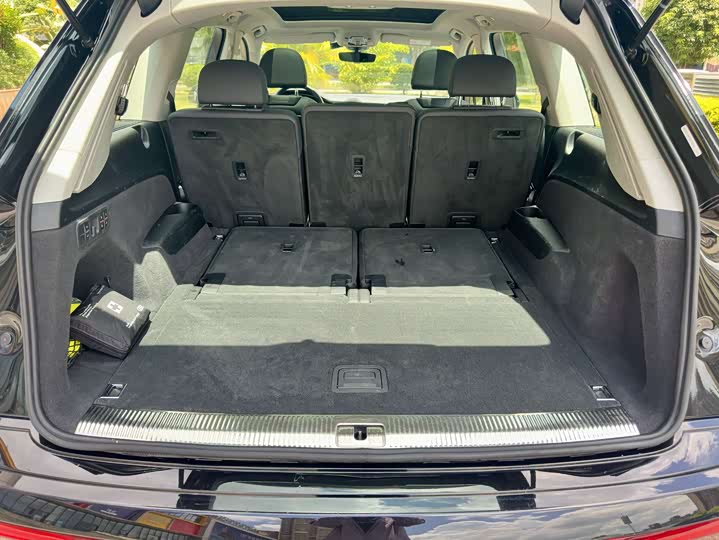 Фото 25 - Audi Q7