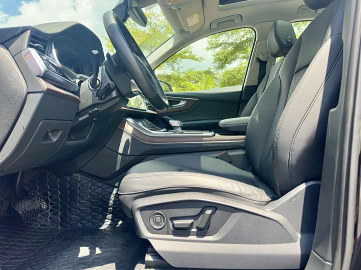 Фото 8 - Audi Q7