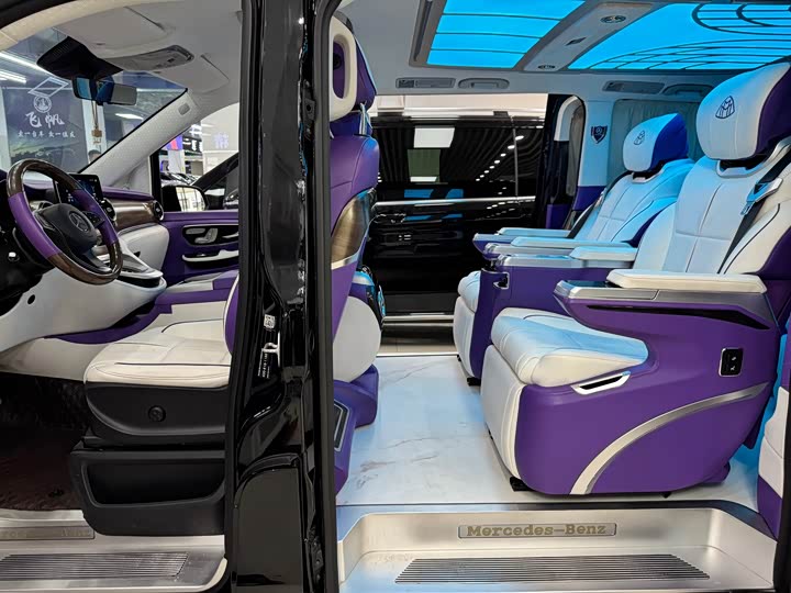 Фото 10 - Mercedes-Benz V-Class