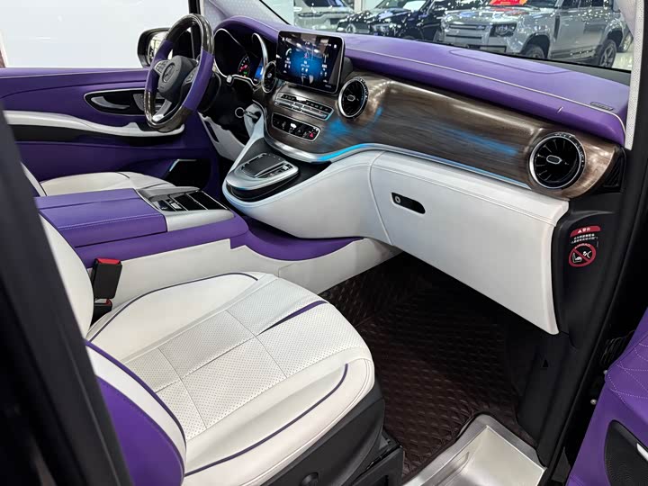 Фото 12 - Mercedes-Benz V-Class