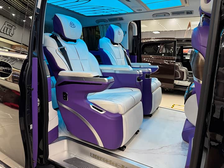 Фото 14 - Mercedes-Benz V-Class