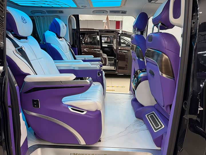 Фото 15 - Mercedes-Benz V-Class