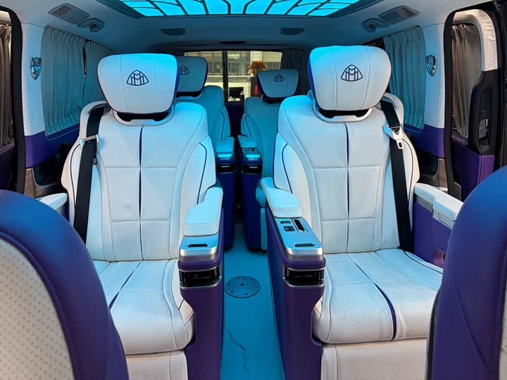 Фото 16 - Mercedes-Benz V-Class