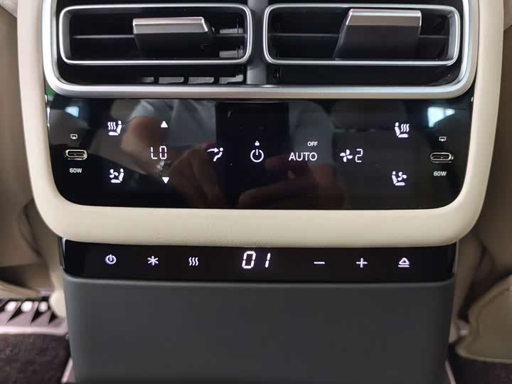 Фото 13 - LiXiang L7