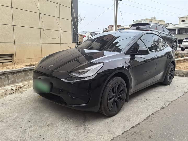 Фото 1 - Tesla Model Y