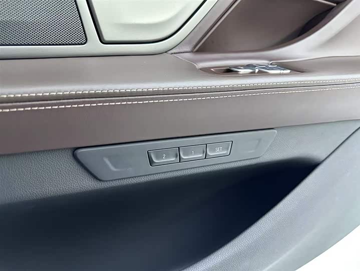 Фото 24 - BMW 7 Series