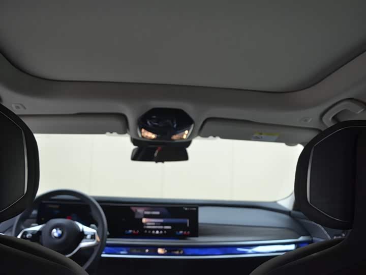 Фото 14 - BMW 7 Series