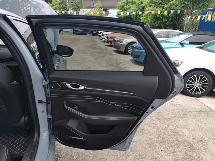 Фото 27 - Geely Preface