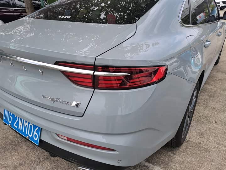 Фото 8 - Geely Preface