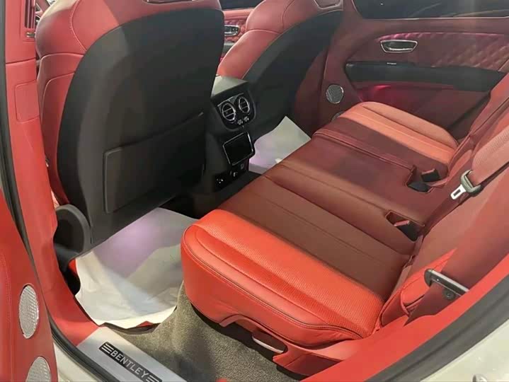 Фото 6 - Bentley Bentayga