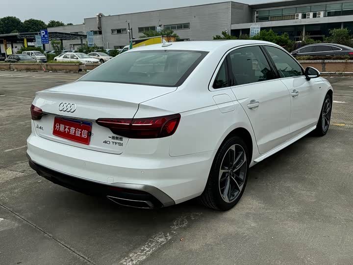 Фото 5 - Audi A4L