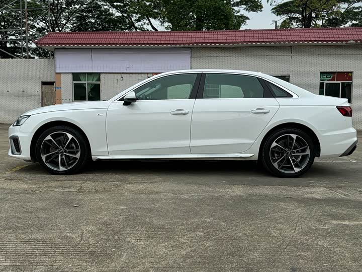 Фото 7 - Audi A4L