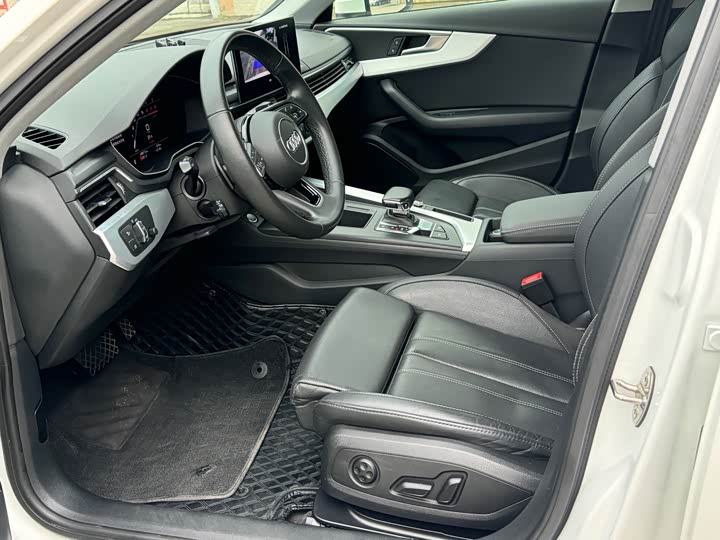 Фото 9 - Audi A4L