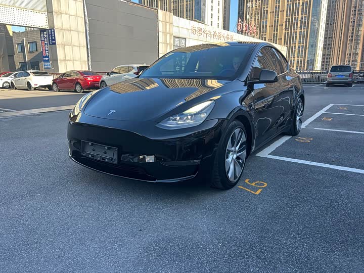 Фото 1 - Tesla Model Y
