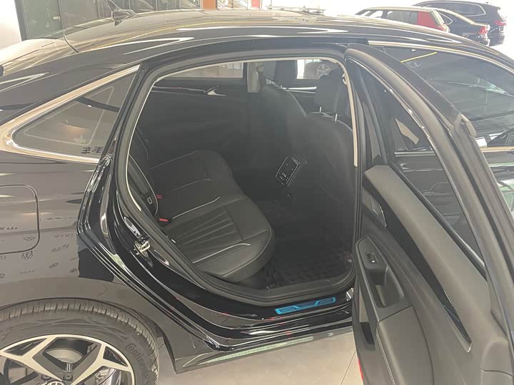 Фото 10 - Volkswagen Passat