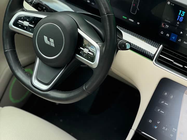 Фото 4 - LiXiang One