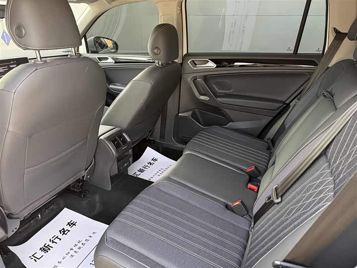 Фото 12 - Volkswagen Tiguan L Pro