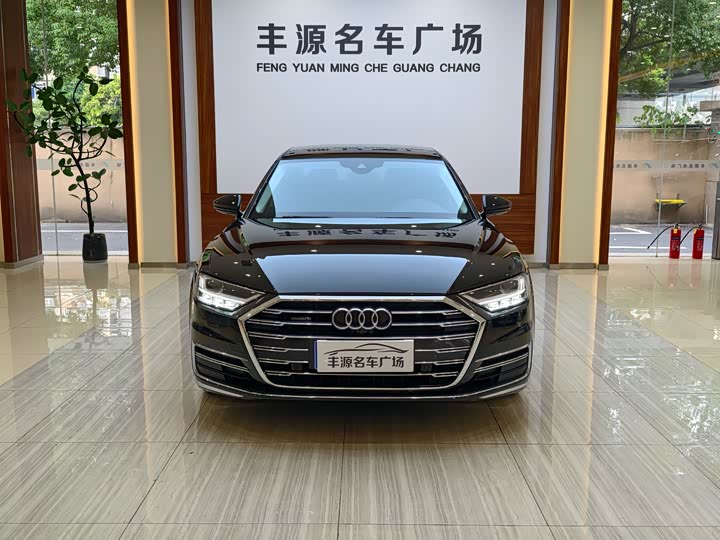 Фото 2 - Audi A8