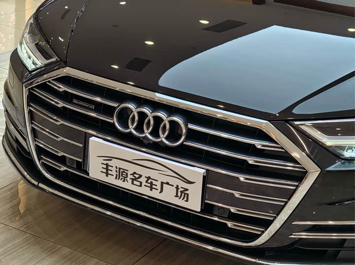 Фото 23 - Audi A8
