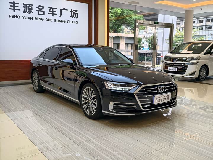 Фото 3 - Audi A8