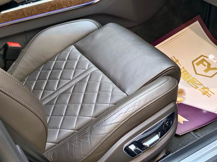 Фото 8 - Audi A8